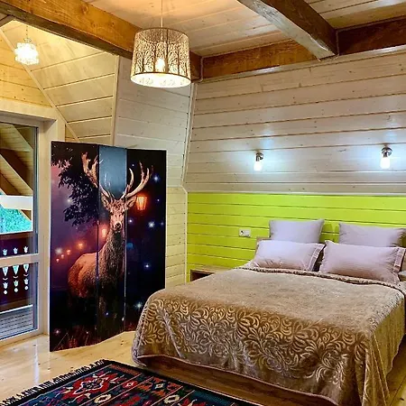 Yasnyi Dim Bed & Breakfast *