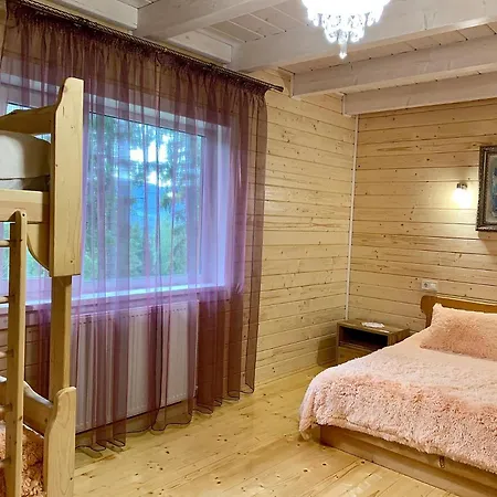 Yasnyi Dim Bed & Breakfast Verkhniy Yasenov